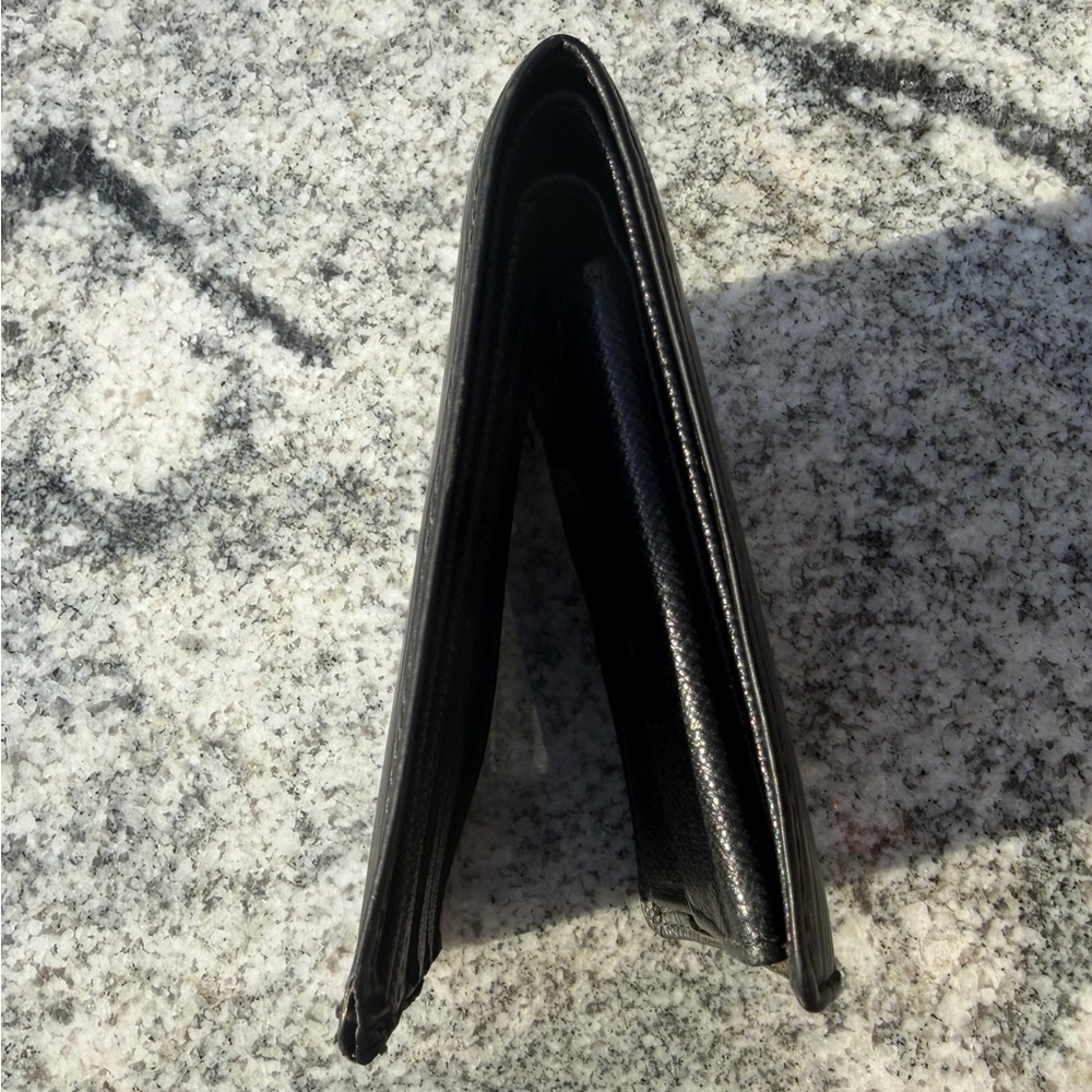 Authentic Louis Vuitton Black Epi Leather Bi-Fold Wallet Preloved - Picture 3 of 9